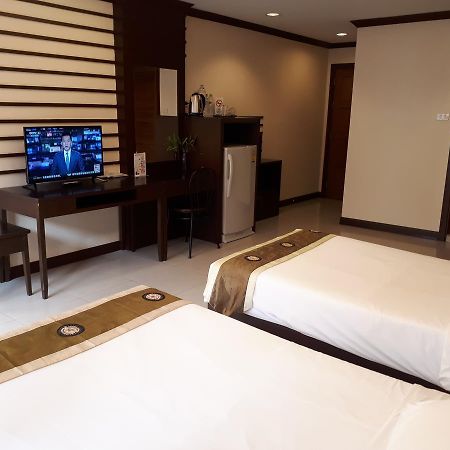 Hotel Daratalay - Jomtien Bang Lamung Exterior foto