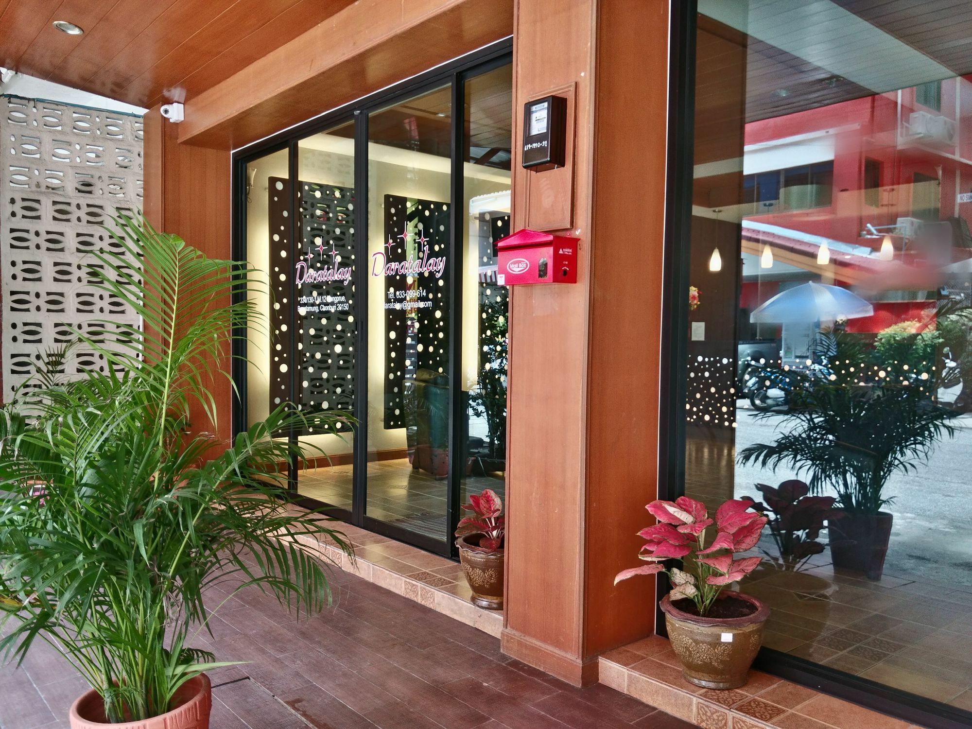 Hotel Daratalay - Jomtien Bang Lamung Exterior foto