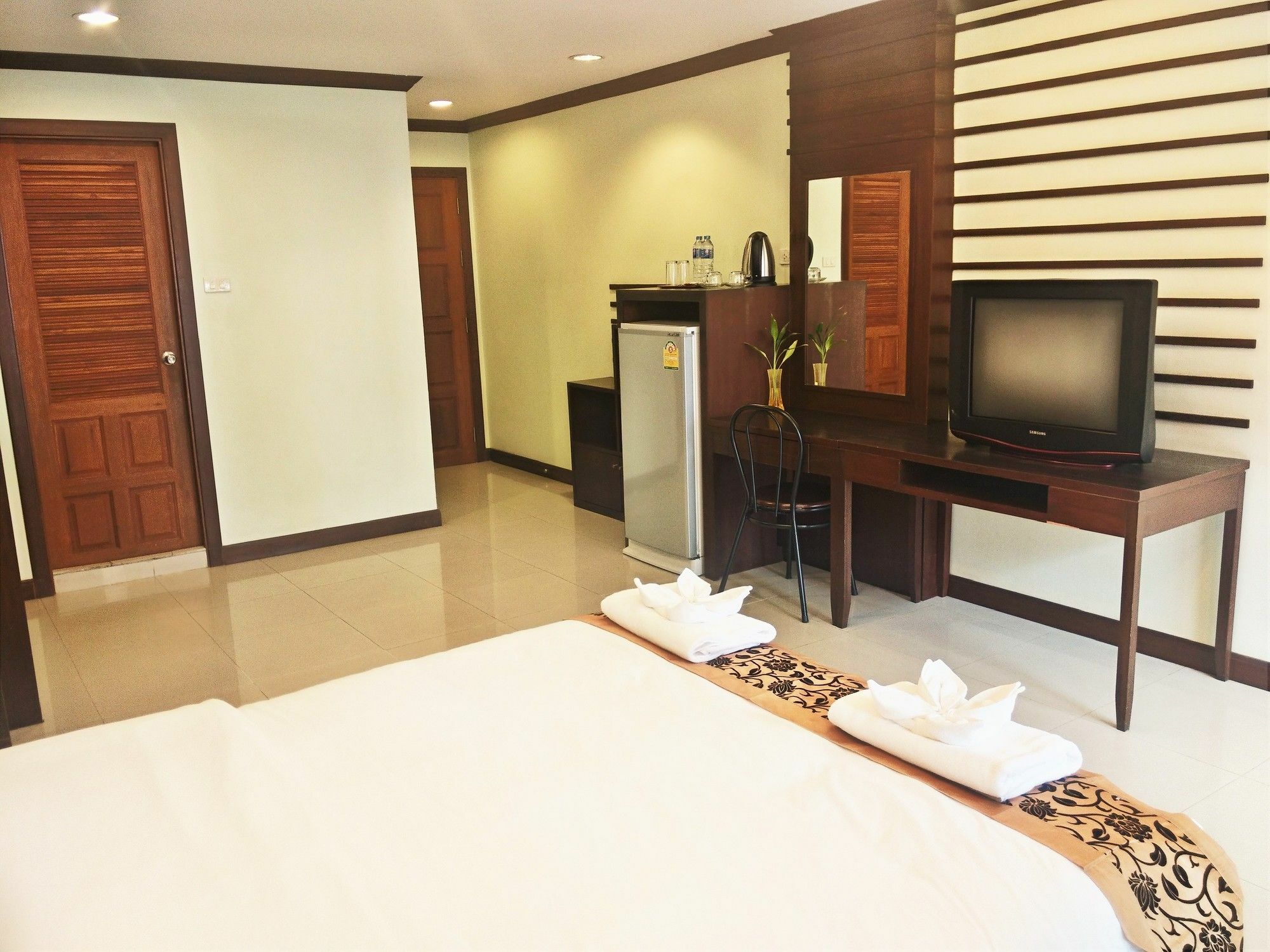 Hotel Daratalay - Jomtien Bang Lamung Exterior foto