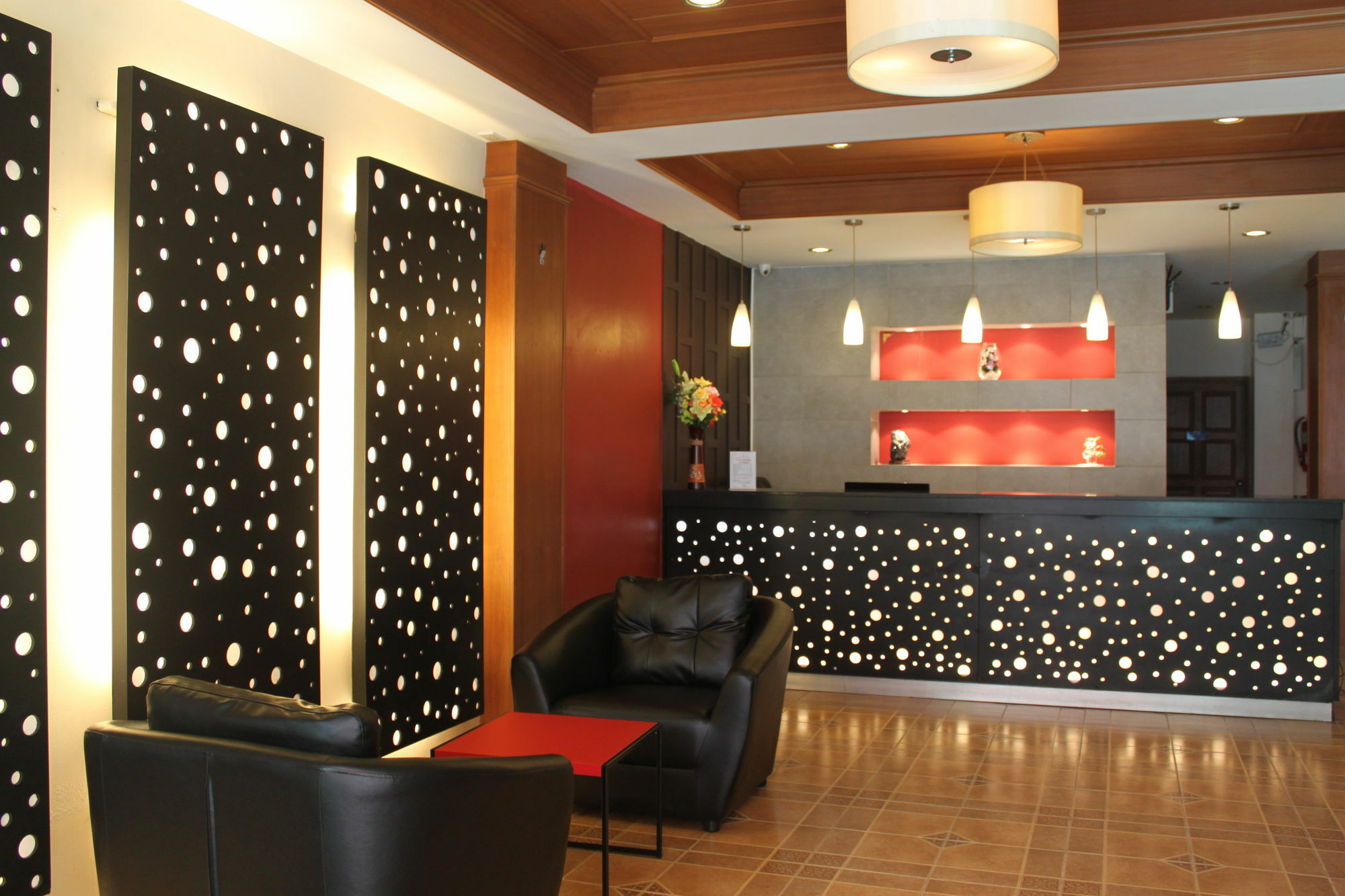 Hotel Daratalay - Jomtien Bang Lamung Exterior foto